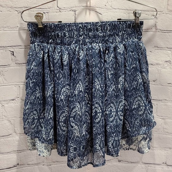 BLUE wavy mini pleated elastic waist skirt - Picture 2 of 8